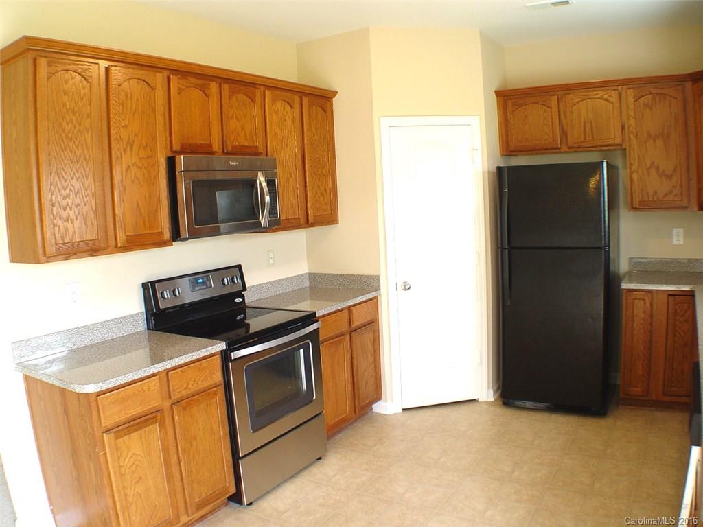 616 Rook Road Charlotte, NC 28216 - Photo 5 of 18