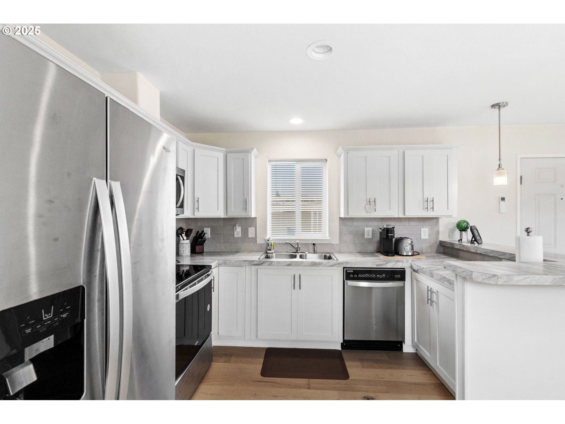 205 South 54th Street, Unit 108 Springfield, OR 97478 - Photo 3 of 27 Gallery Image 3