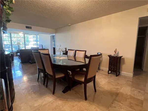 $2,400 | 1721 Whitehall Drive, Unit 102, Davie, FL 33324