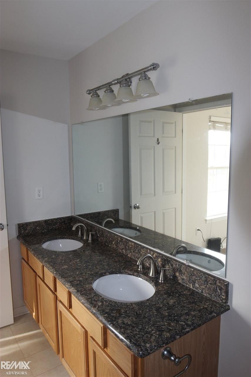 51976 Rivard Road New Baltimore, MI 48047 - Photo 17 of 30 50029784-16.JPG