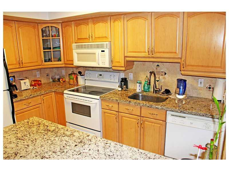7200 Northwest 2nd Avenue, Unit 490 Boca Raton, FL 33487 - Photo 3 of 9 Kitchen