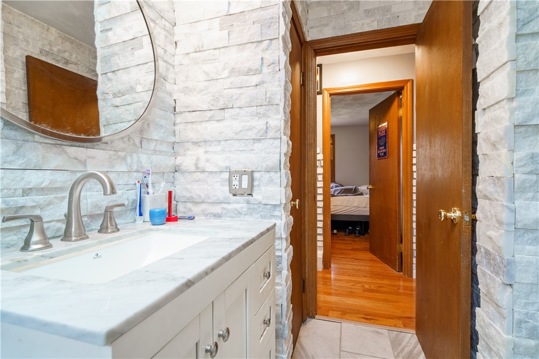8 Saunders Brook Road Glocester, RI 02814 - Photo 15 of 39
