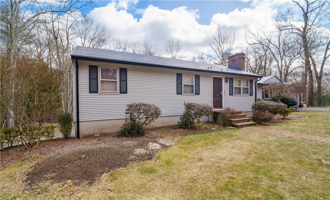 8 Saunders Brook Road Glocester, RI 02814 - Photo 2 of 39