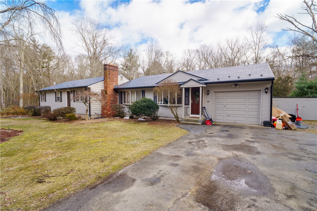 8 Saunders Brook Road Glocester, RI 02814 - Photo 3 of 39