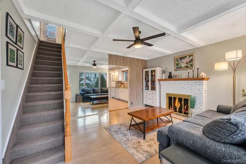 $599,000 | 5 Washington Avenue, East Islip, NY 11730