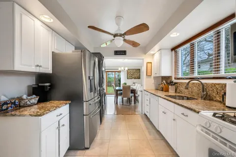 $599,000 | 5 Washington Avenue, East Islip, NY 11730