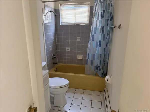 $4,150 | 53 King Road, Rocky Point, NY 11778