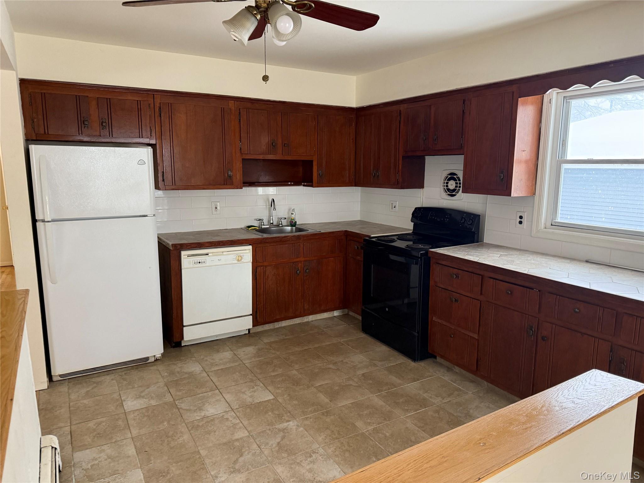 53 King Road Rocky Point, NY 11778 - Photo 5 of 30