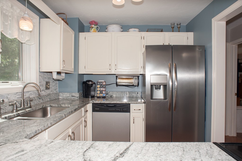25 Nottingham Road, Unit 25 Grafton, MA 01519 - Photo 4 of 27 Gallery Image 4