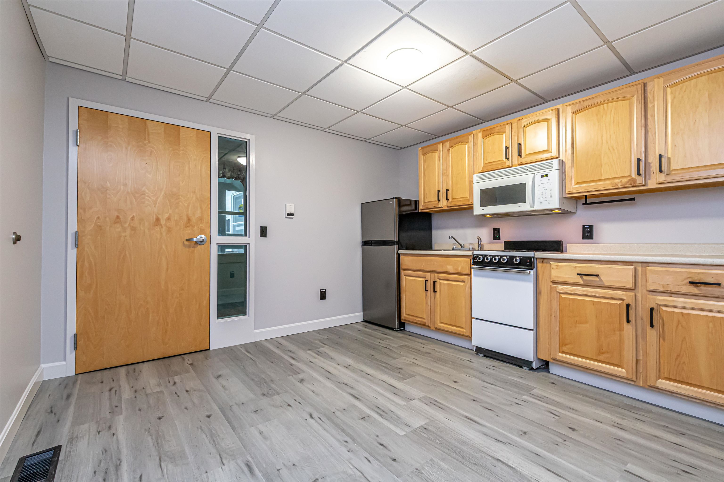 29 Center Street, Unit 5 Goffstown, NH 03045 - Photo 20 of 56