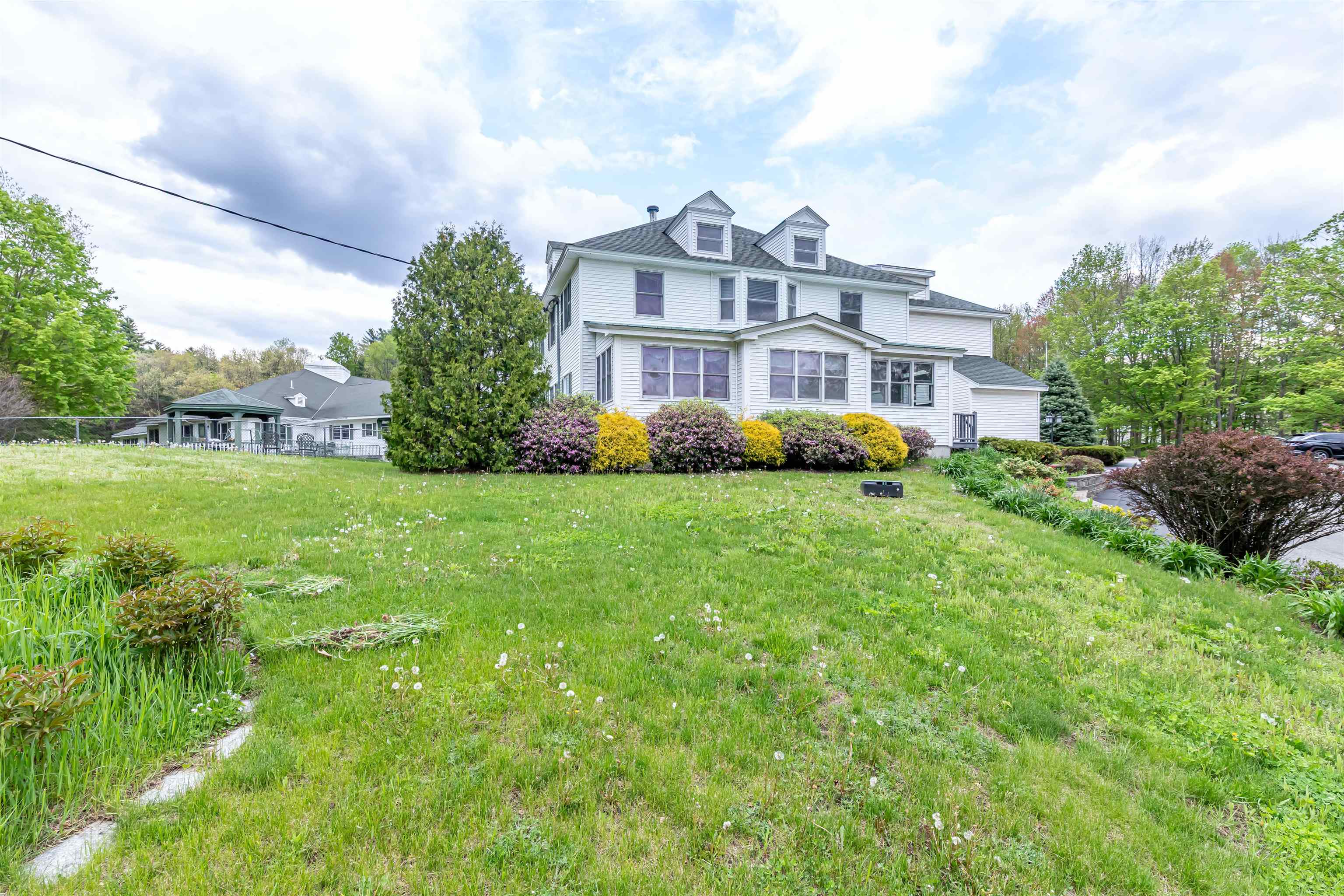 29 Center Street, Unit 5 Goffstown, NH 03045 - Photo 2 of 56