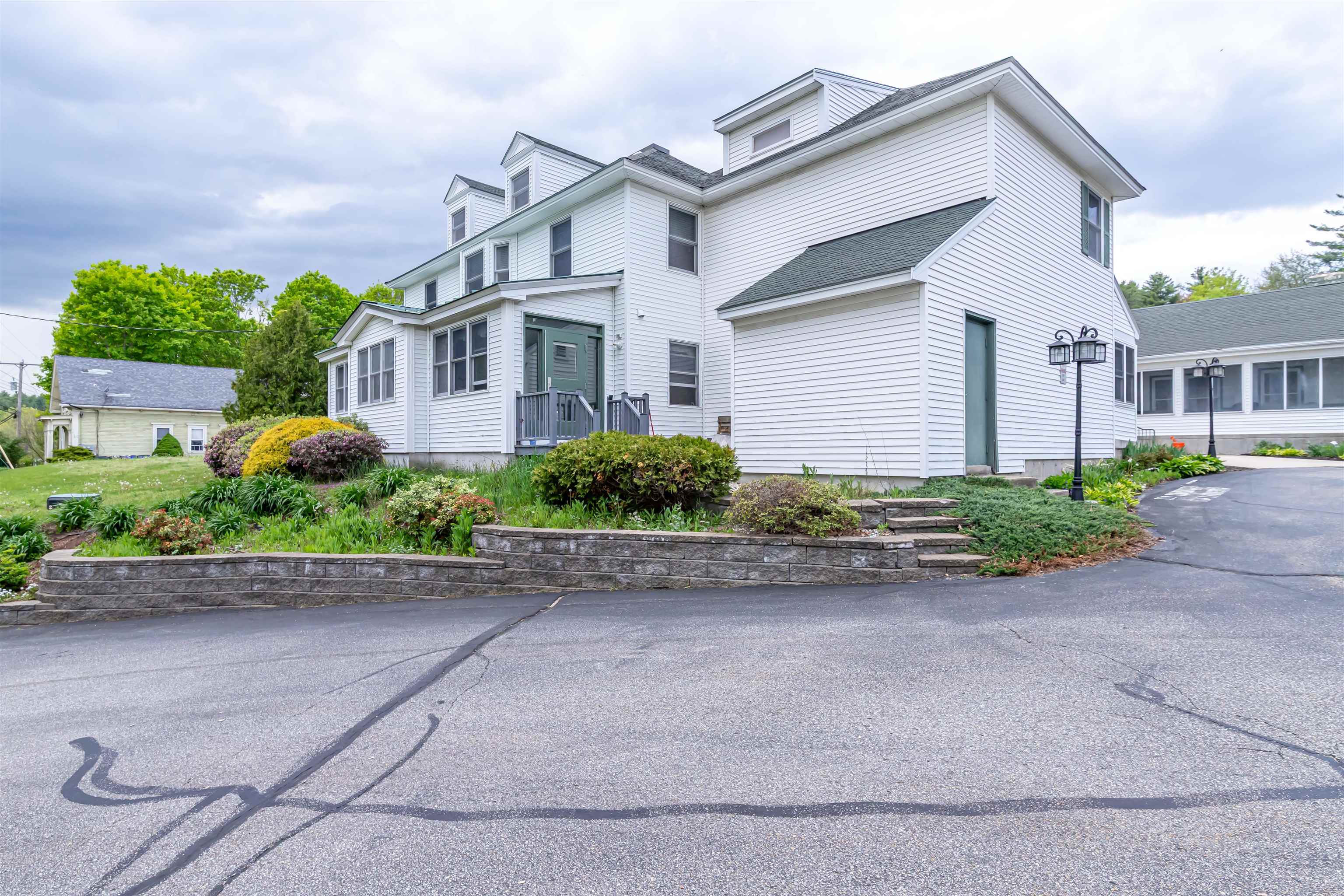 29 Center Street, Unit 5 Goffstown, NH 03045 - Photo 4 of 56