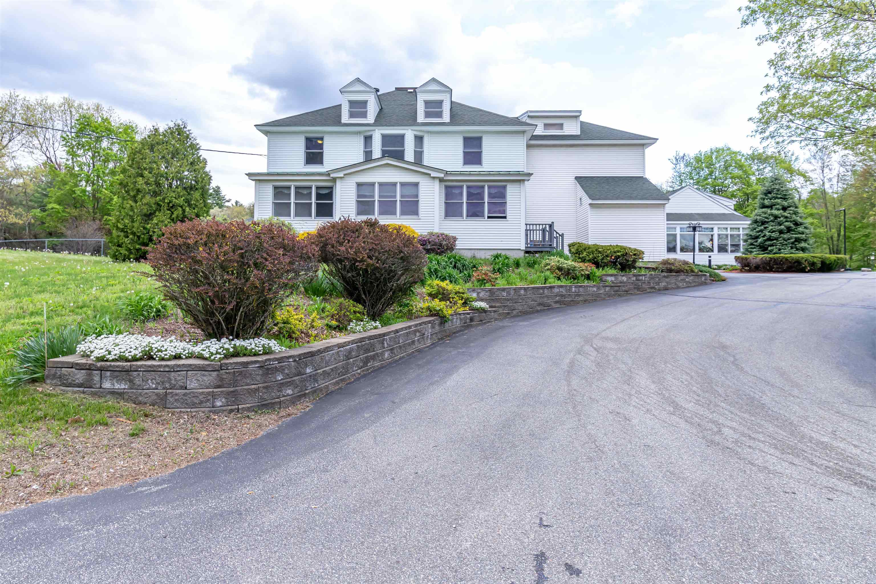 29 Center Street, Unit 5 Goffstown, NH 03045 - Photo 5 of 56