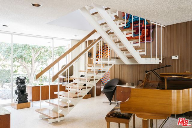 $3,250,000 | 9080 Wonderland Park Avenue, Los Angeles, CA 90046