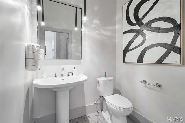 $675,000 | 120 Knights Bridge Lane, Edwardsville, IL 62025