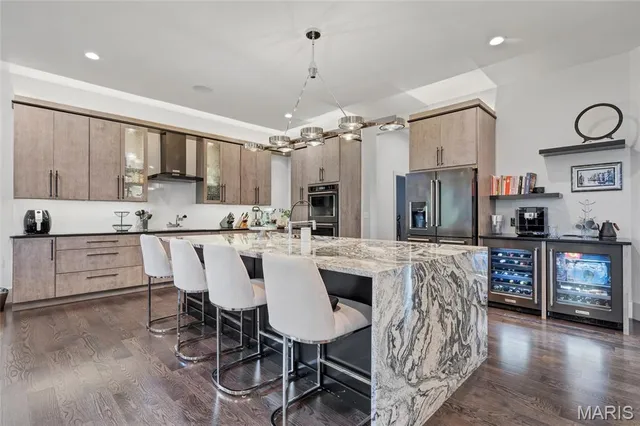 $675,000 | 120 Knights Bridge Lane, Edwardsville, IL 62025