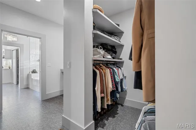 $675,000 | 120 Knights Bridge Lane, Edwardsville, IL 62025