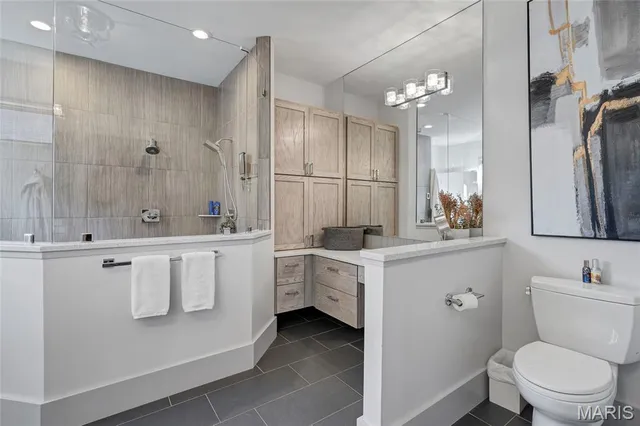 $675,000 | 120 Knights Bridge Lane, Edwardsville, IL 62025