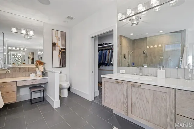 $675,000 | 120 Knights Bridge Lane, Edwardsville, IL 62025