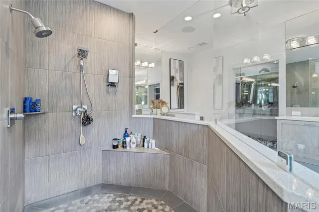 $675,000 | 120 Knights Bridge Lane, Edwardsville, IL 62025