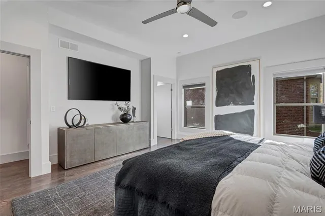 $675,000 | 120 Knights Bridge Lane, Edwardsville, IL 62025