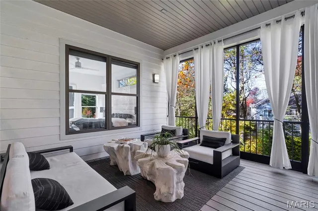 $675,000 | 120 Knights Bridge Lane, Edwardsville, IL 62025