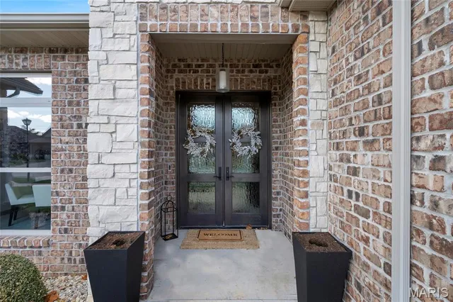 $675,000 | 120 Knights Bridge Lane, Edwardsville, IL 62025