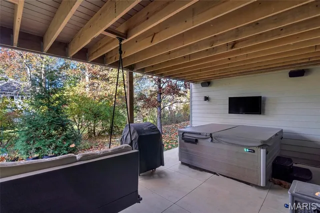 $675,000 | 120 Knights Bridge Lane, Edwardsville, IL 62025