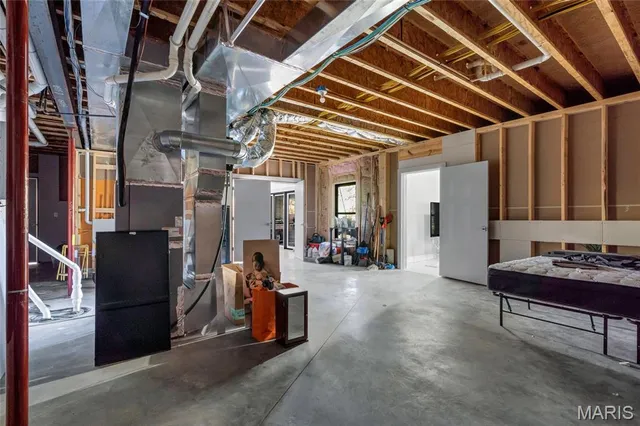 $675,000 | 120 Knights Bridge Lane, Edwardsville, IL 62025