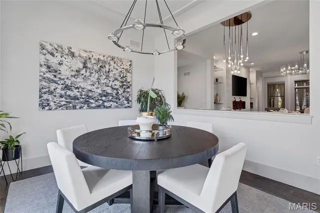 $675,000 | 120 Knights Bridge Lane, Edwardsville, IL 62025