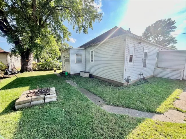 $140,000 | 403 North 7th Street, Wathena, KS 66090