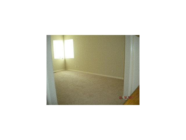 26 Oliveira Loop Watsonville, CA 95019 - Photo 8 of 9 a picture of a room