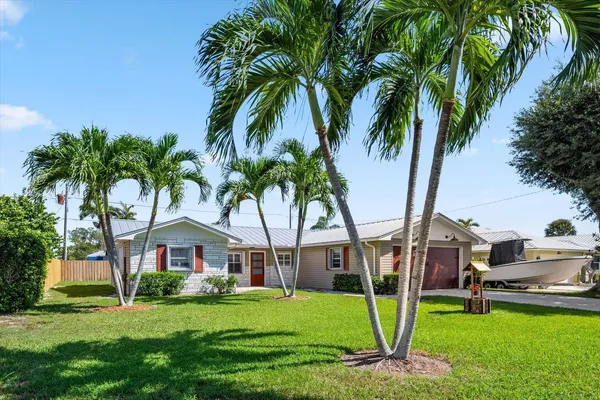 $3,300 | 8053 Southeast Carlton Street, Hobe Sound, FL 33455
