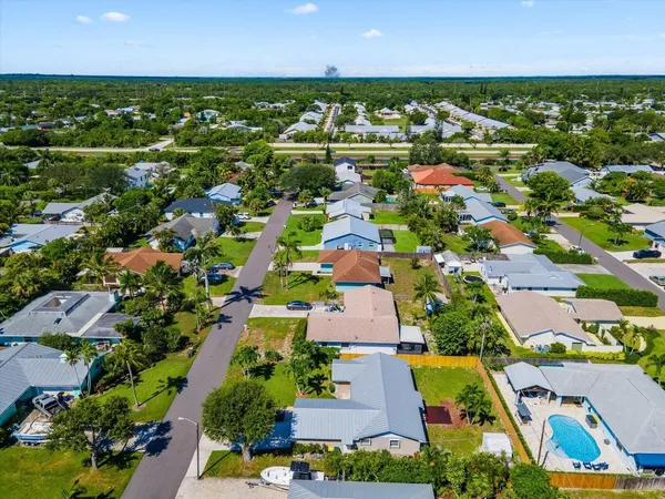 $3,300 | 8053 Southeast Carlton Street, Hobe Sound, FL 33455