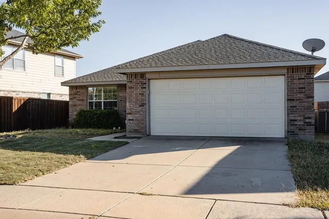 $2,195 | 5760 Mountain Stream Trail, Fort Worth, TX 76244