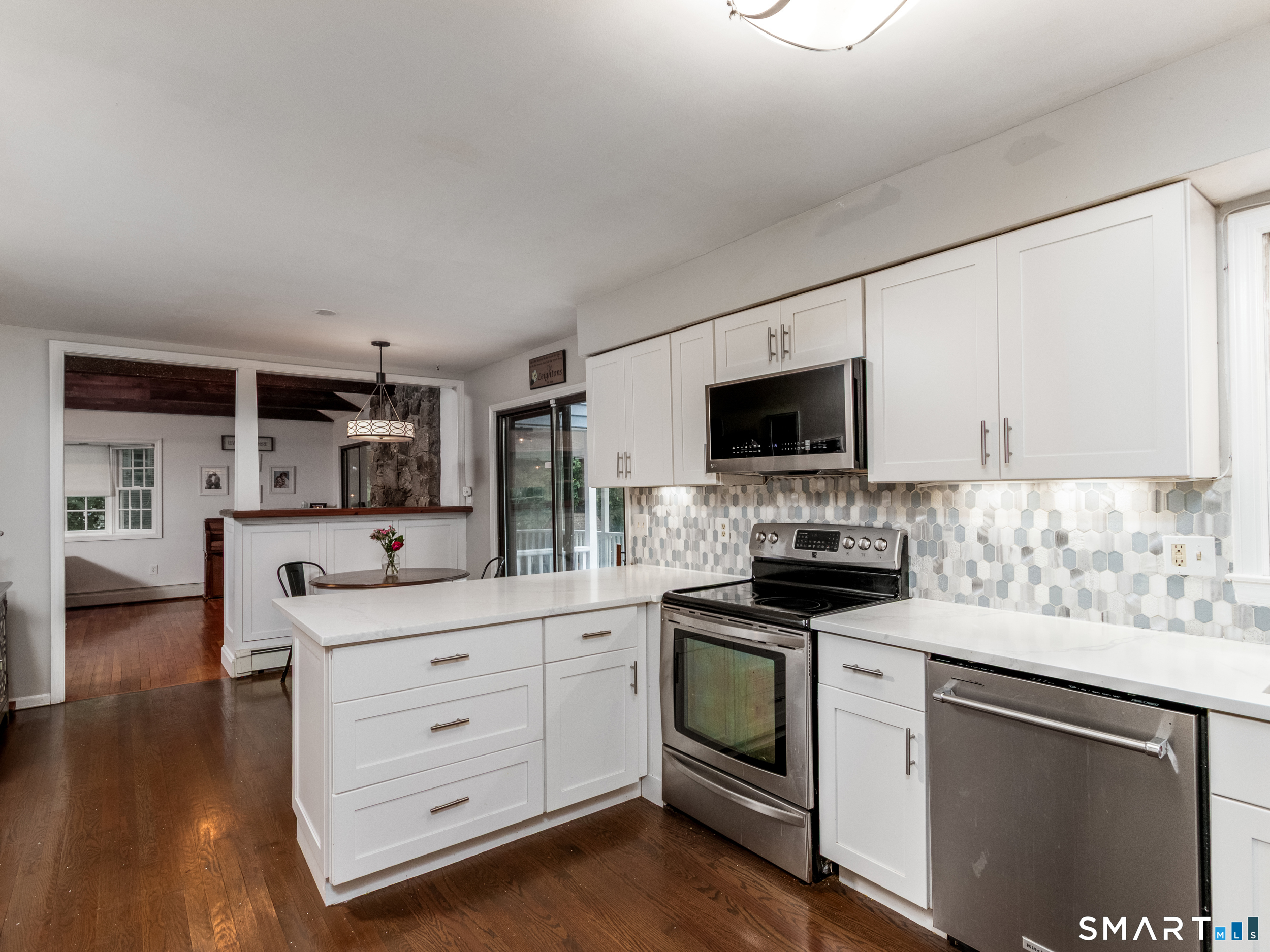 41 Fieldcrest Drive Ridgefield, CT 06877 - Photo 9 of 28