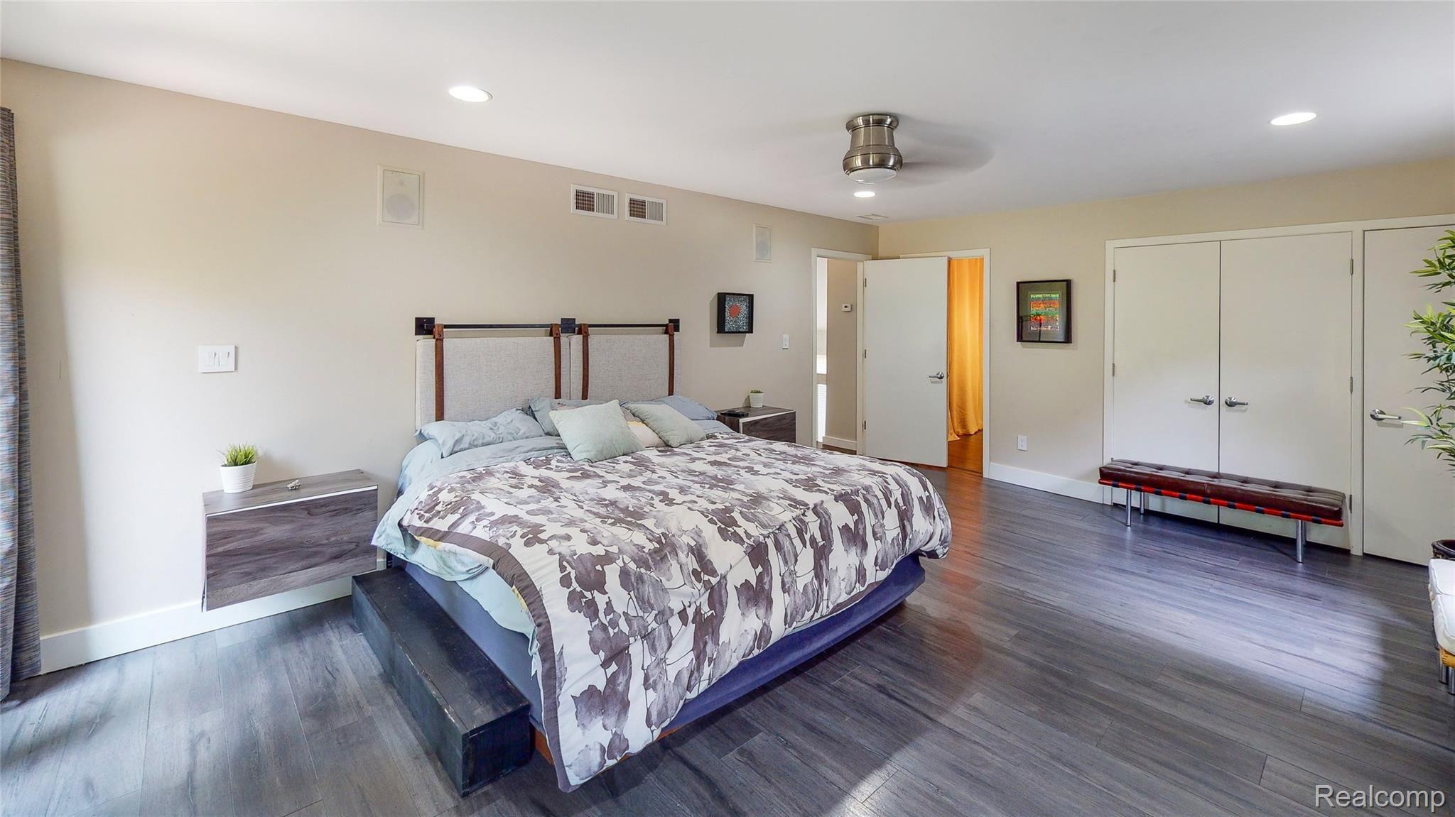 475 Goodhue Road Bloomfield Hills, MI 48304 - Photo 23 of 84 Welcome-To-475-Goodhue-Court-22-Master-Bedroom.jpg