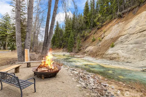 $1,495,000 | 4010 Teanaway Rd Middle Fork, Cle Elum, WA 98922