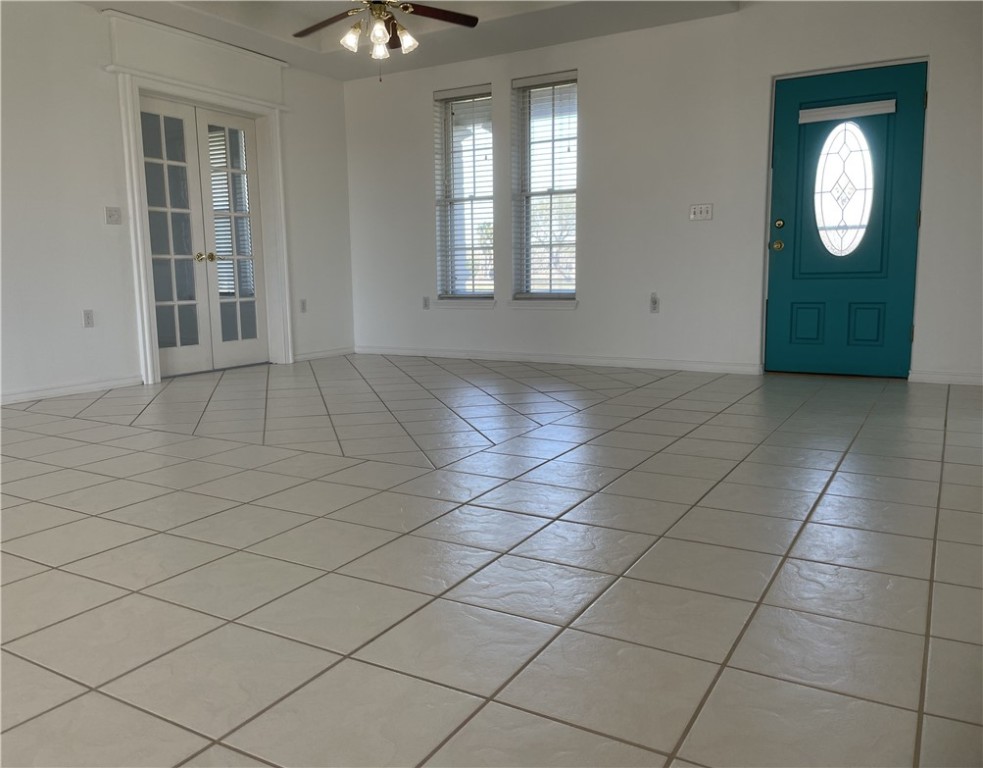 8101 Mt Zion Corpus Christi, TX 78413 - Photo 4 of 36