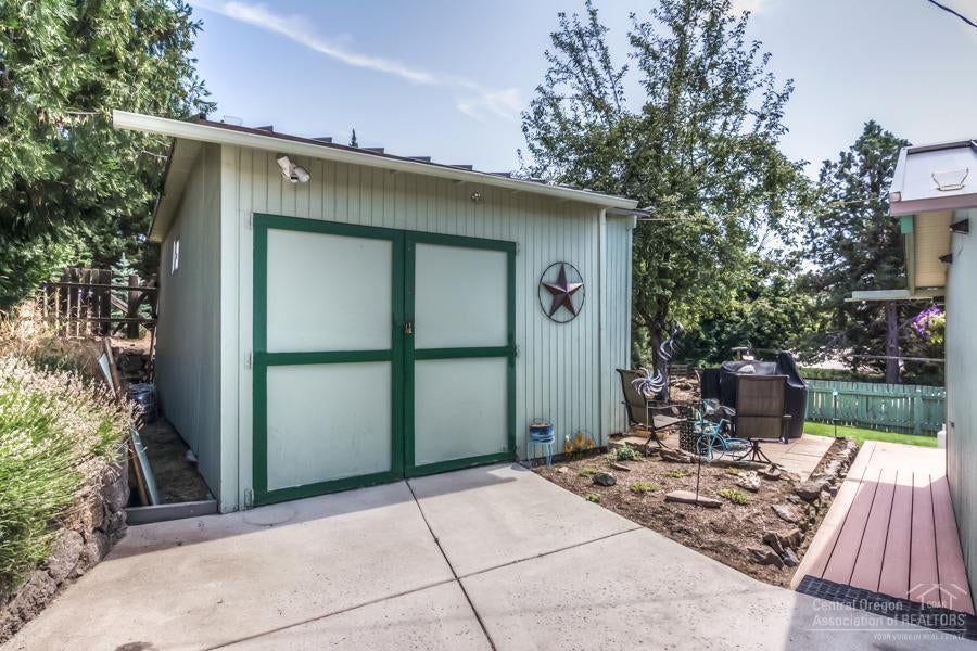 2148 Northwest Awbrey Road Bend, OR 97703 - Photo 18 of 24 Gallery Image 18