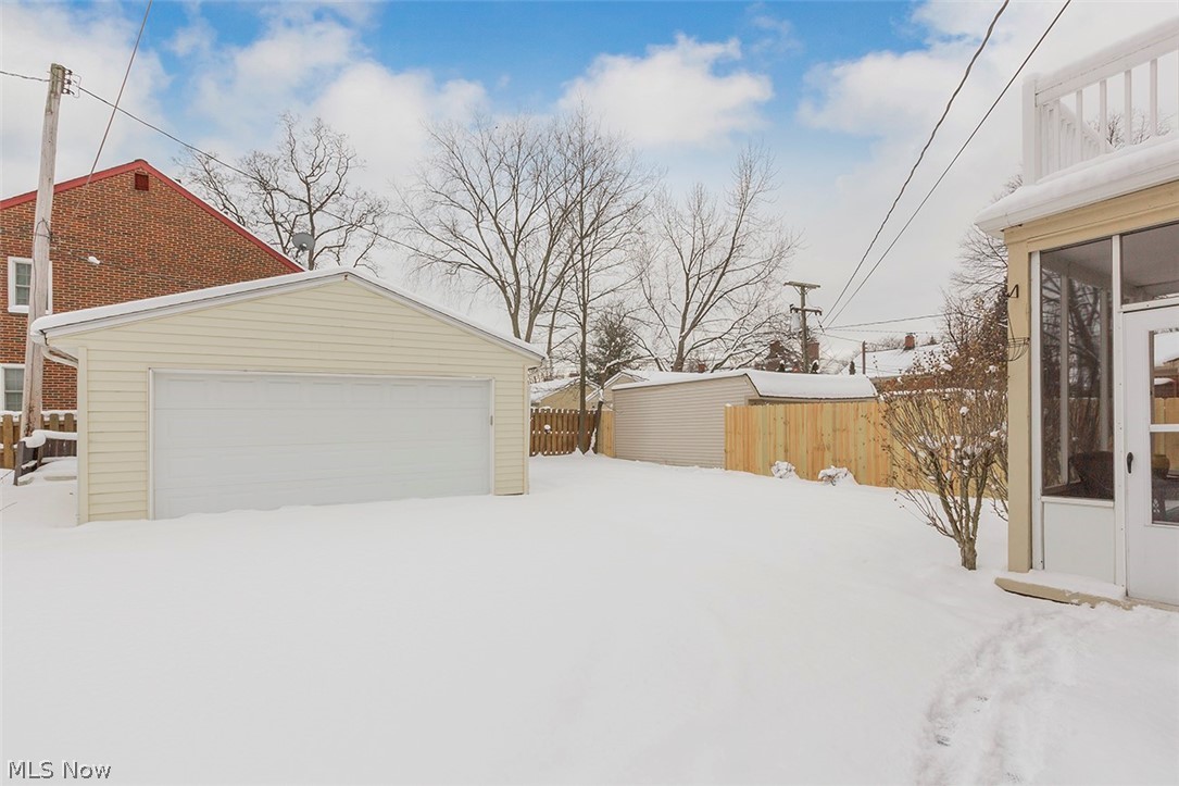 3886 Bethany Road Cleveland, OH 44118 - Photo 3 of 35