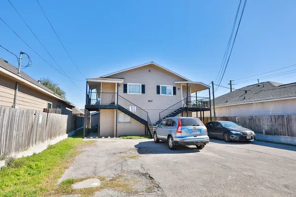 $970 | 8127 Colonial Lane, Unit 2, Houston, TX 77051