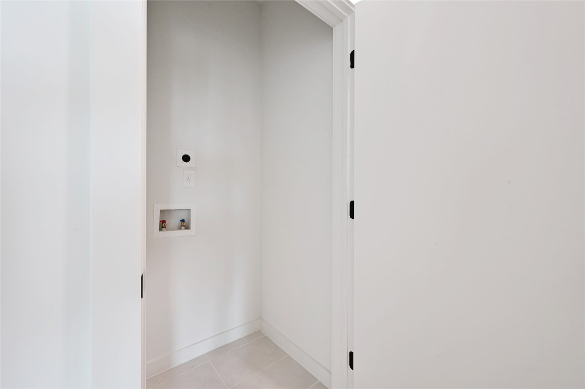 2209 South 1st Street, Unit 209 Austin, TX 78704 - Photo 7 of 33 a view of a room