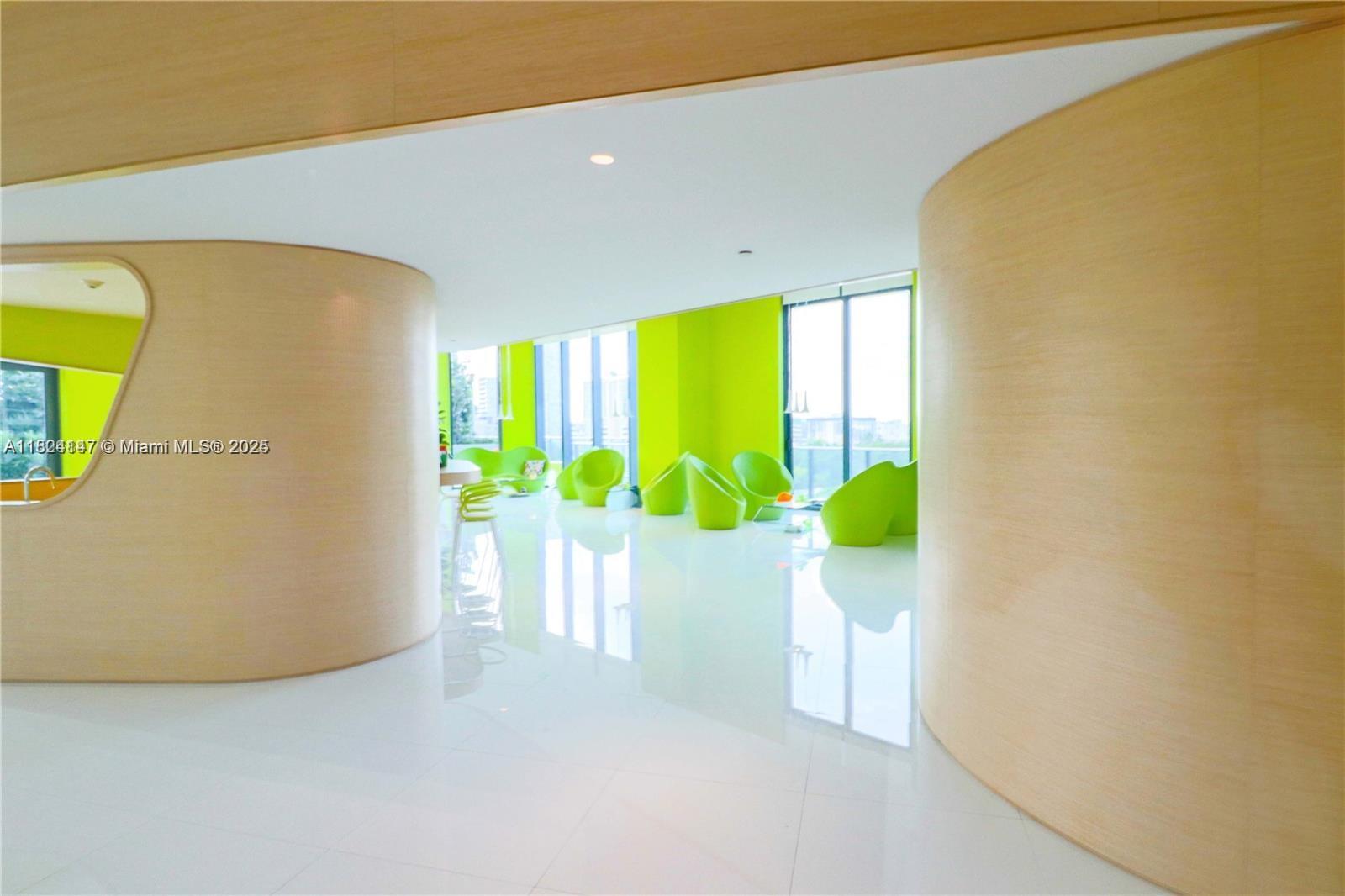 501 Northeast 31st Street, Unit 2005 Miami, FL 33137 - Photo 23 of 30 a view of an empty room with a large window