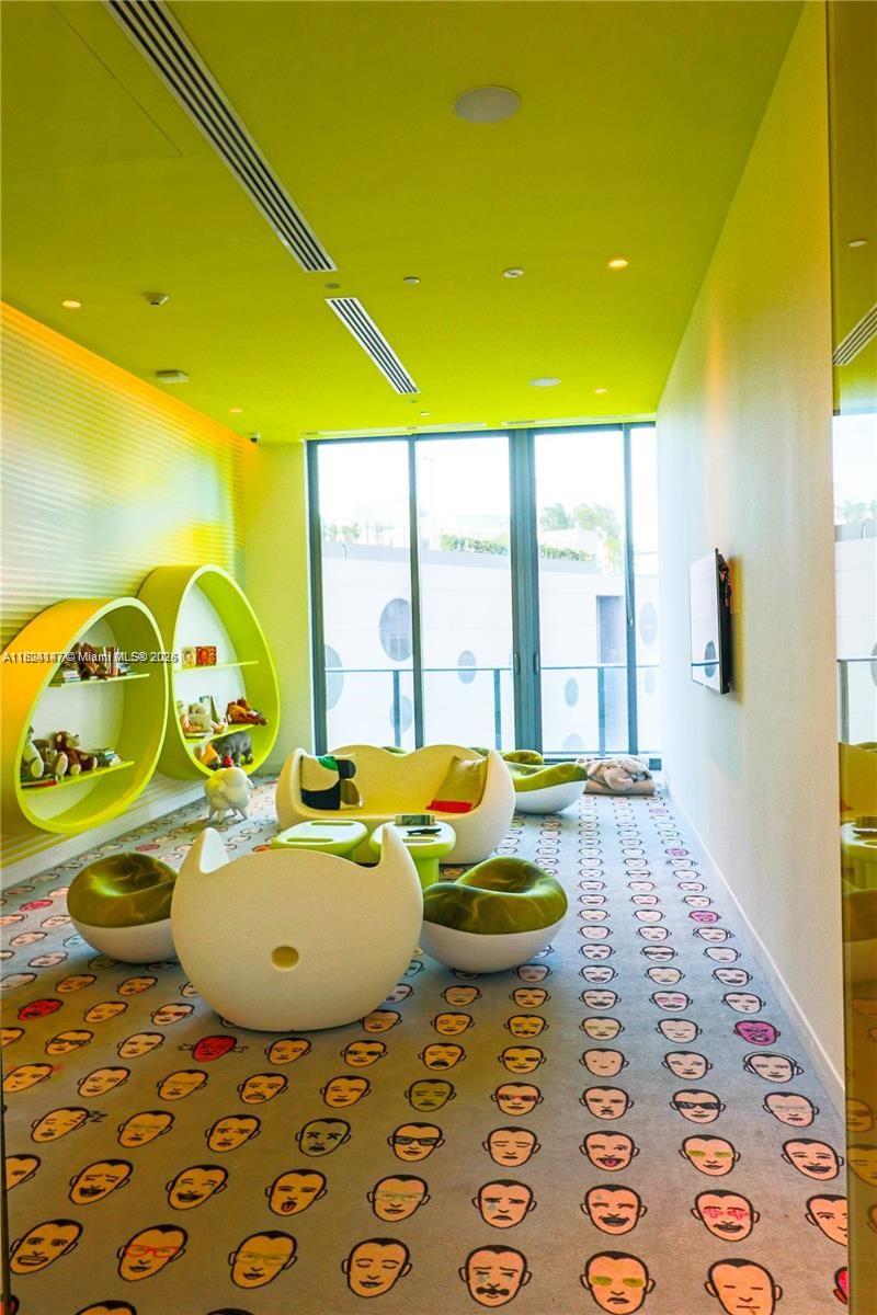 501 Northeast 31st Street, Unit 2005 Miami, FL 33137 - Photo 24 of 30 a room with window