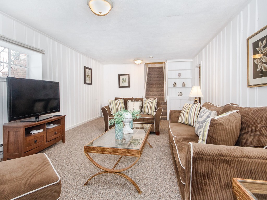 22 Sharpe Road Newton, MA 02459 - Photo 14 of 15 Gallery Image 14
