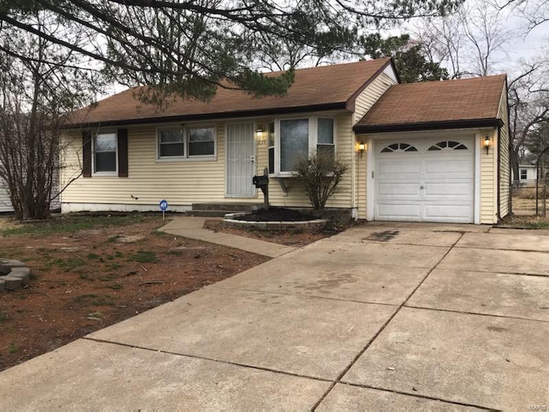 235 Presley Road St. Louis, MO 63137 - Photo 1 of 19