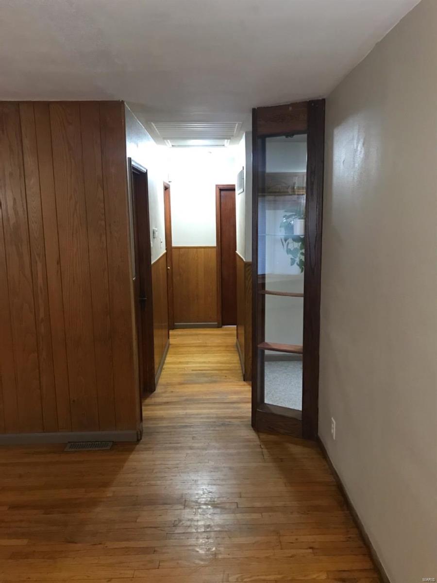 235 Presley Road St. Louis, MO 63137 - Photo 4 of 19