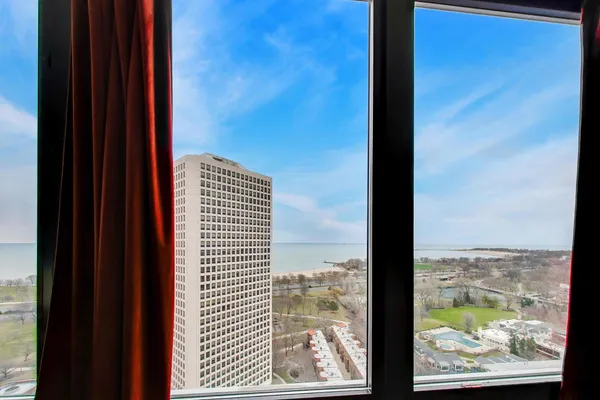 $239,000 | 5320 North Sheridan Road, Unit 2507, Chicago, IL 60640