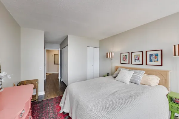 $239,000 | 5320 North Sheridan Road, Unit 2507, Chicago, IL 60640